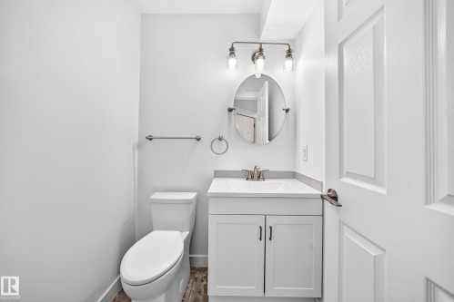 13005 162A Avenue Nw, Edmonton, AB - Indoor Photo Showing Bathroom