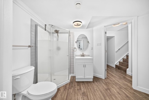 13005 162A Avenue Nw, Edmonton, AB - Indoor Photo Showing Bathroom