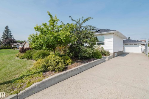 4708 106 Avenue Nw, Edmonton, AB 
