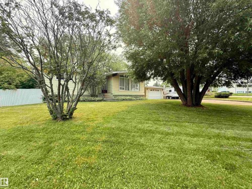 4705 43A St, Drayton Valley, AB - Outdoor