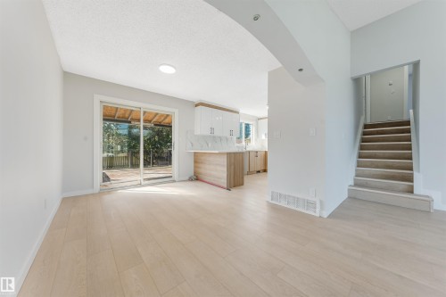 1768 48A Street Nw, Edmonton, AB 