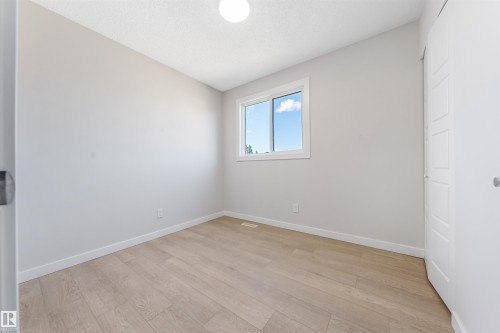1768 48A Street Nw, Edmonton, AB 