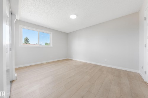1768 48A Street Nw, Edmonton, AB 