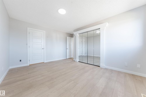 1768 48A Street Nw, Edmonton, AB 