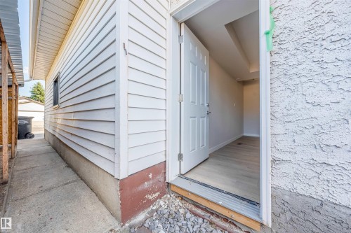 1768 48A Street Nw, Edmonton, AB 