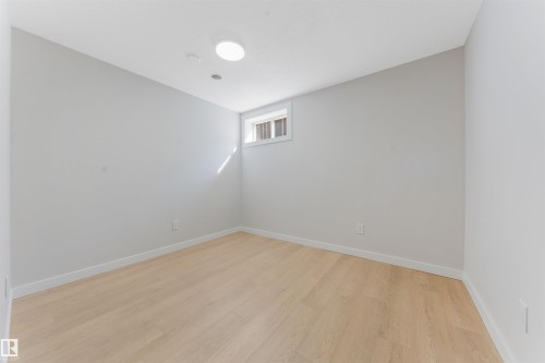 1768 48A Street Nw, Edmonton, AB 