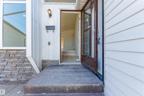 1768 48A Street Nw, Edmonton, AB 