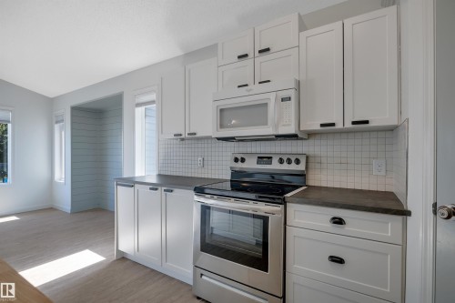 32 Meadowview Drive, Leduc, AB 