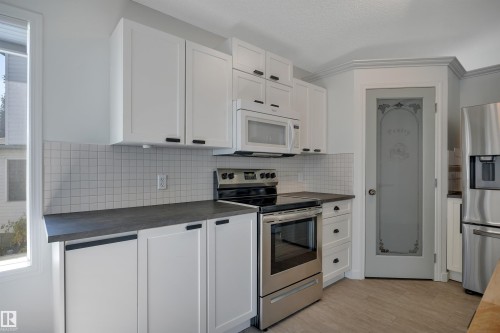 32 Meadowview Drive, Leduc, AB 