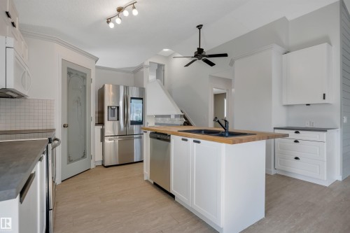32 Meadowview Drive, Leduc, AB 