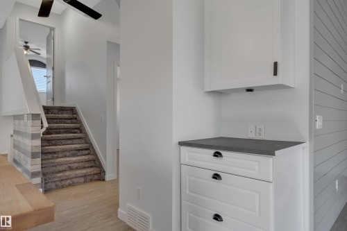 32 Meadowview Drive, Leduc, AB 