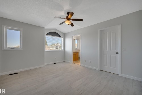 32 Meadowview Drive, Leduc, AB 