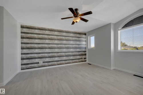 32 Meadowview Drive, Leduc, AB 