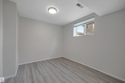 32 Meadowview Drive, Leduc, AB 
