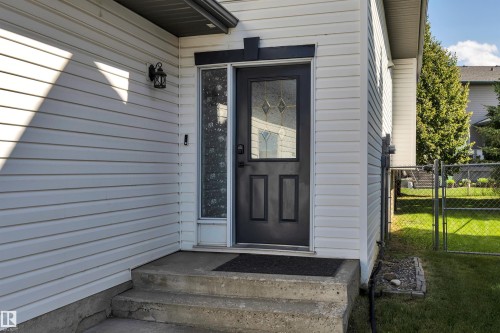 32 Meadowview Drive, Leduc, AB 