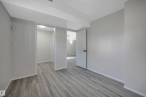 32 Meadowview Drive, Leduc, AB 