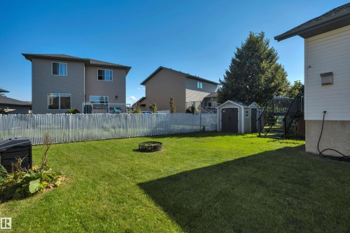 32 Meadowview Drive, Leduc, AB 