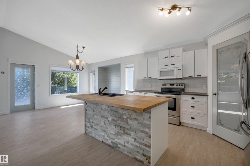 32 Meadowview Drive, Leduc, AB 
