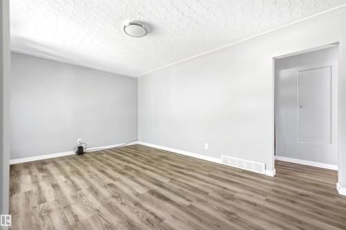 4207 114 Avenue Nw, Edmonton, AB 