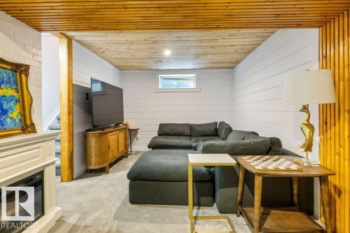 60 Greenfield Estates, St. Albert, AB - Indoor Photo Showing Other Room