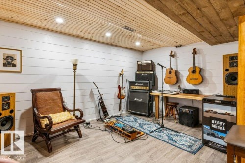60 Greenfield Estates, St. Albert, AB - Indoor Photo Showing Other Room
