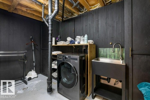 60 Greenfield Estates, St. Albert, AB - Indoor Photo Showing Laundry Room