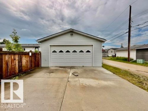4810 48 Avenue, Wetaskiwin, AB 