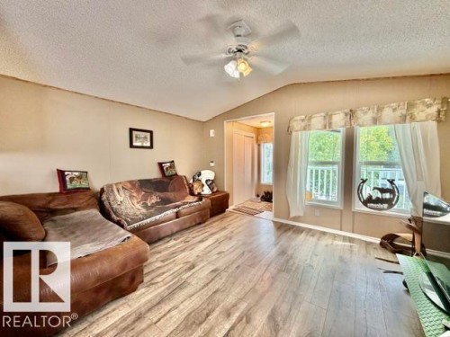 4810 48 Avenue, Wetaskiwin, AB 