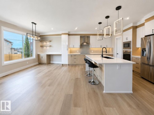 16 Middleton Close, Leduc, AB - Indoor Photo Showing Kitchen With Upgraded Kitchen