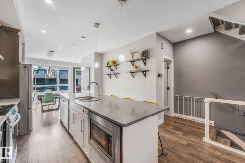 8715 83 Avenue Nw, Edmonton, AB 