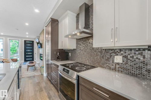 8715 83 Avenue Nw, Edmonton, AB 