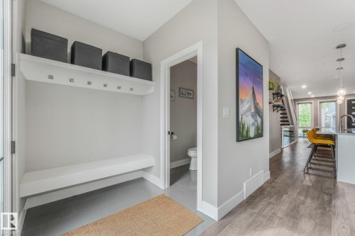 8715 83 Avenue Nw, Edmonton, AB 