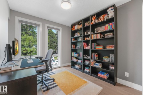 8715 83 Avenue Nw, Edmonton, AB 