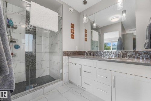 8715 83 Avenue Nw, Edmonton, AB 