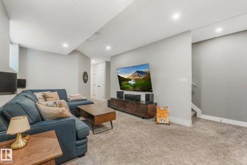 8715 83 Avenue Nw, Edmonton, AB 