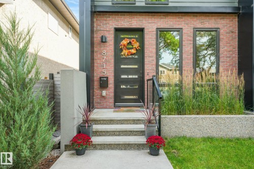 8715 83 Avenue Nw, Edmonton, AB 