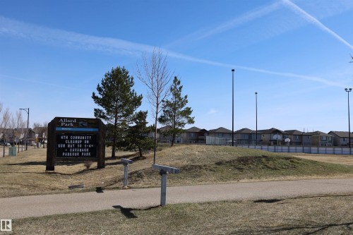 4044 Alexander Way Sw, Edmonton, AB 