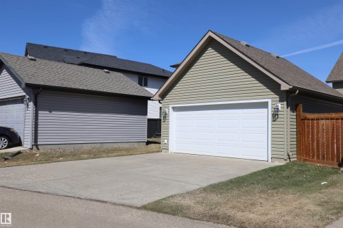 4044 Alexander Way Sw, Edmonton, AB 