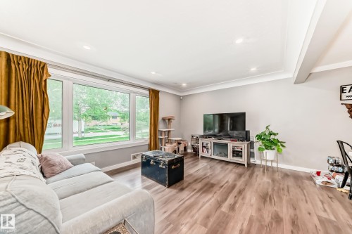 12423 75 Street Nw, Edmonton, AB 