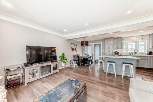 12423 75 Street Nw, Edmonton, AB 