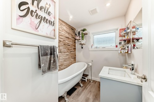 12423 75 Street Nw, Edmonton, AB 