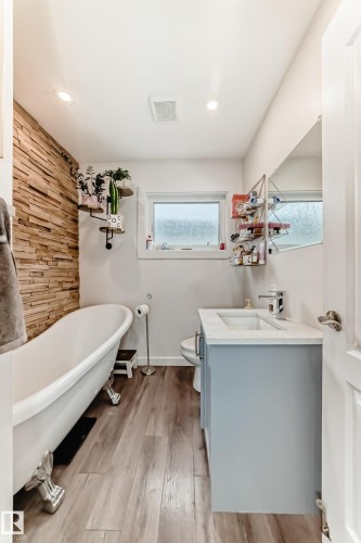 12423 75 Street Nw, Edmonton, AB 