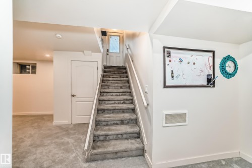 12423 75 Street Nw, Edmonton, AB 