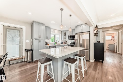12423 75 Street Nw, Edmonton, AB 