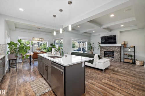 3911 Claxton Loop Sw, Edmonton, AB 