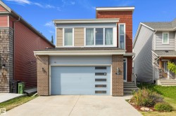 3911 CLAXTON Loop SW  Edmonton, AB T6W 1Y6