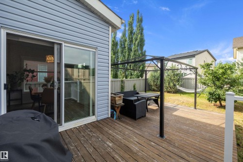3911 Claxton Loop Sw, Edmonton, AB 