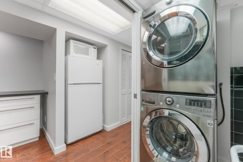 4812 Malmo Road Nw, Edmonton, AB - Indoor Photo Showing Laundry Room