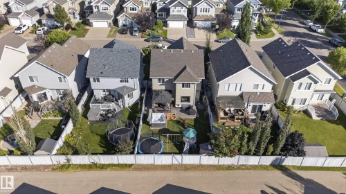 Fenced backyard with a private deck - 1332 72 Street Sw, Edmonton, AB 