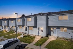 141 DICKINSFIELD Court NW  Edmonton, AB T5E 5V8